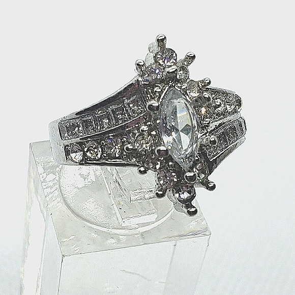 Stunning silver ring with czs !! "Diamonds" - Picture 2 of 9